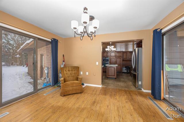 Builiding view seventeen for 945 60Th, Wyoming, MI. 49509