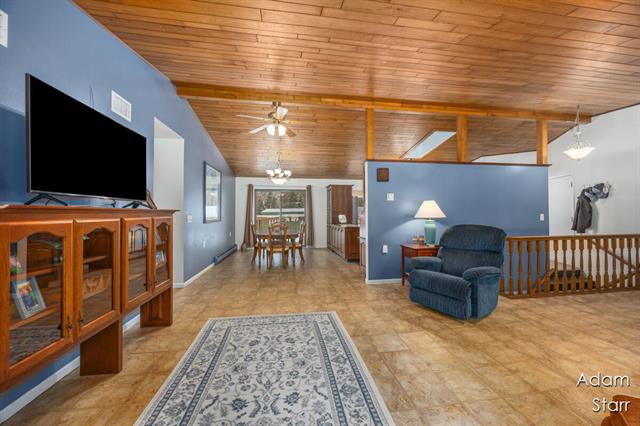 Builiding view sixteen for 945 60Th, Wyoming, MI. 49509