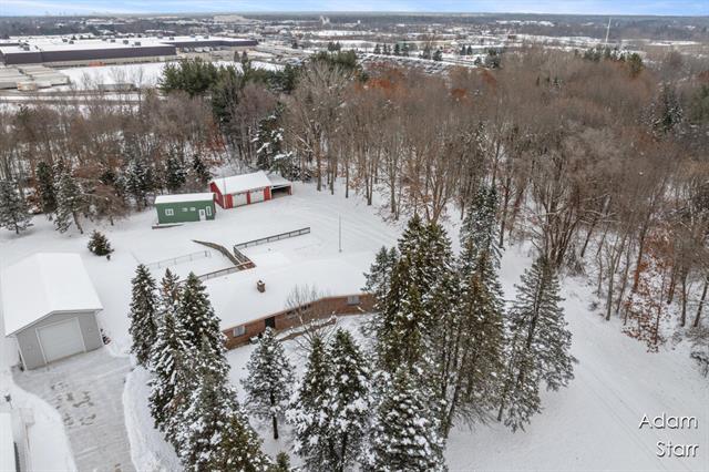 Builiding view sixty for 945 60Th, Wyoming, MI. 49509