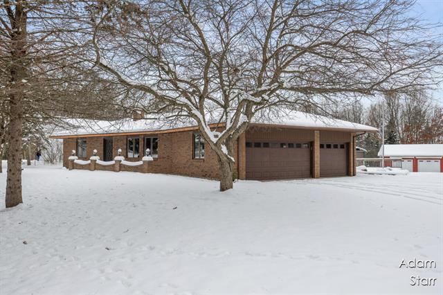 Builiding view three for 945 60Th, Wyoming, MI. 49509