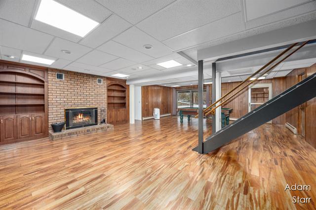 Builiding view twenty seven for 945 60Th, Wyoming, MI. 49509