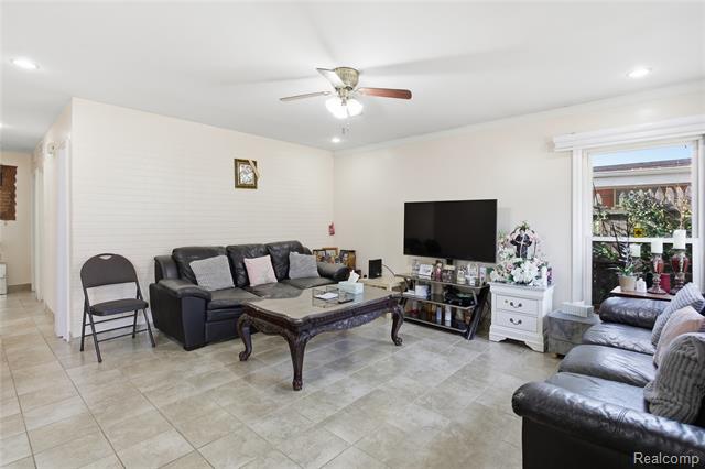 Builiding view four for 1372 Moulin, Madison Heights, MI. 48071