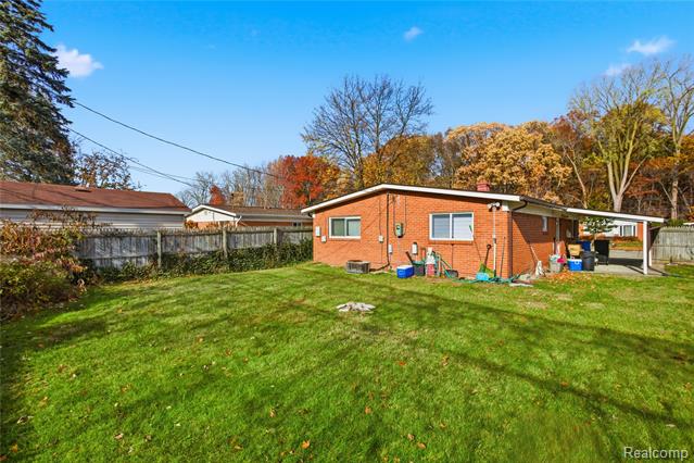 Builiding view twelve for 1372 Moulin, Madison Heights, MI. 48071