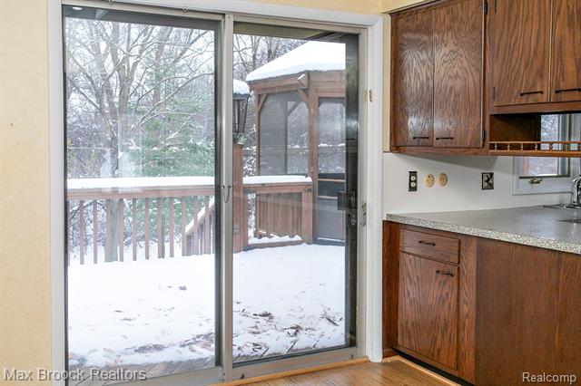 Builiding view eleven for 31310 E Stonewood, Farmington, MI. 48334