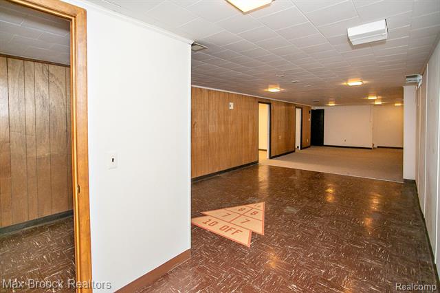 Builiding view fifty one for 31310 E Stonewood, Farmington, MI. 48334