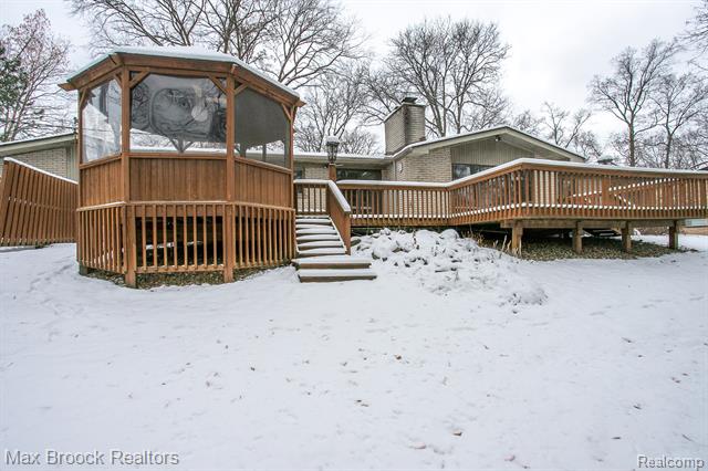 Builiding view fifty seven for 31310 E Stonewood, Farmington, MI. 48334