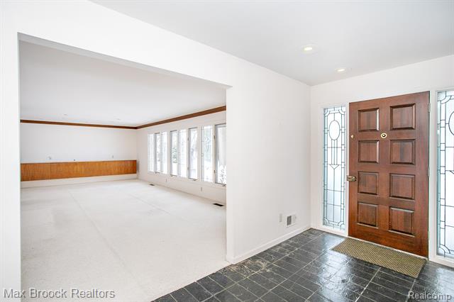 Builiding view five for 31310 E Stonewood, Farmington, MI. 48334