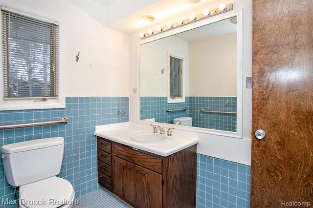 Builiding view forty one for 31310 E Stonewood, Farmington, MI. 48334