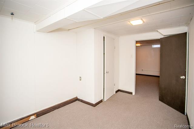 Builiding view forty six for 31310 E Stonewood, Farmington, MI. 48334