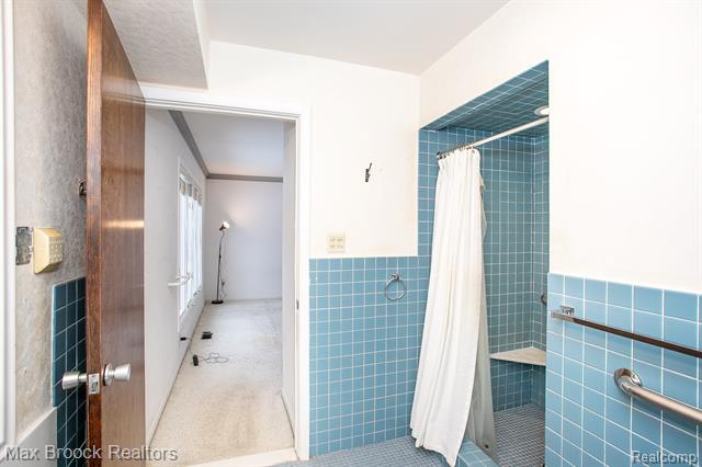 Builiding view forty two for 31310 E Stonewood, Farmington, MI. 48334