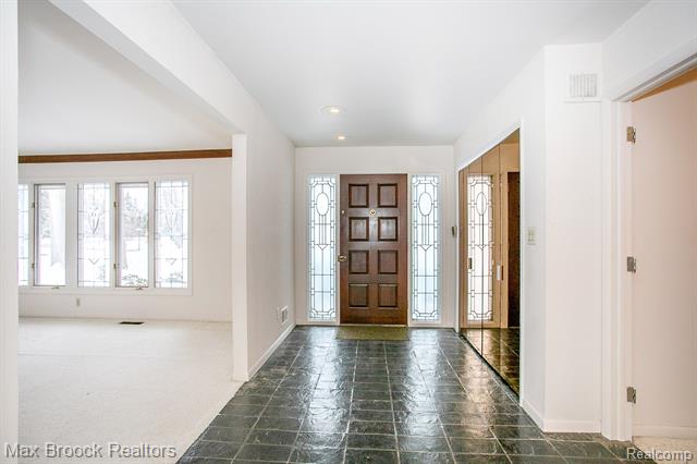 Builiding view four for 31310 E Stonewood, Farmington, MI. 48334