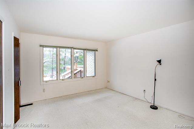 Builiding view thirty five for 31310 E Stonewood, Farmington, MI. 48334