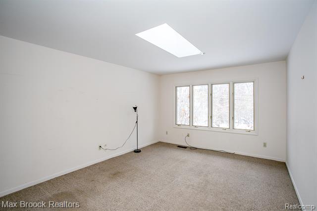 Builiding view thirty two for 31310 E Stonewood, Farmington, MI. 48334