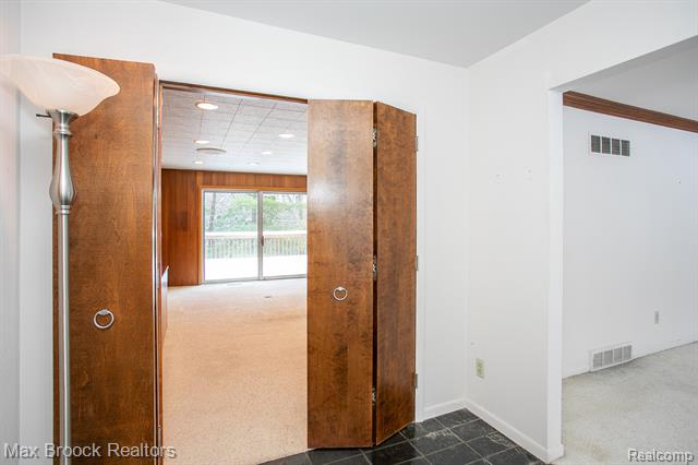 Builiding view twenty eight for 31310 E Stonewood, Farmington, MI. 48334