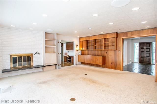 Builiding view twenty four for 31310 E Stonewood, Farmington, MI. 48334