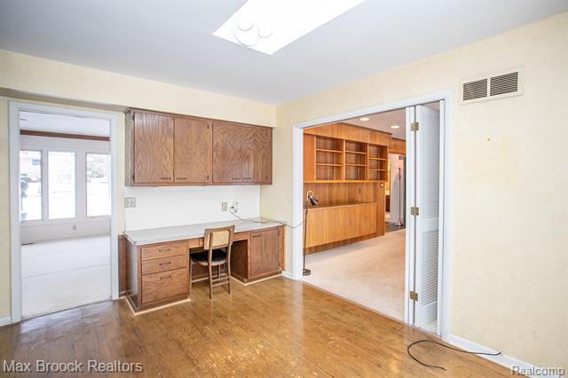 Builiding view twenty for 31310 E Stonewood, Farmington, MI. 48334