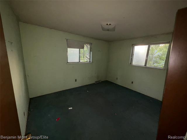 Builiding view fourteen for 30301 Spring River, Southfield, MI. 48076