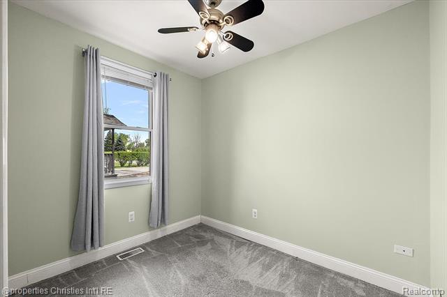 Builiding view fifteen for 30475 Brentwood, Southfield, MI. 48076