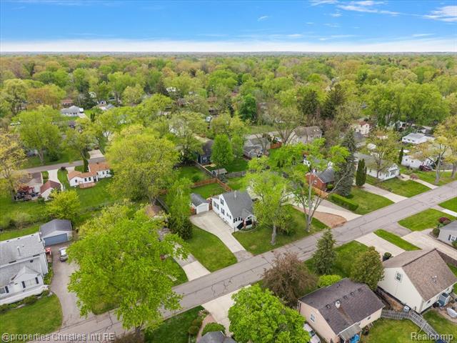 Builiding view forty for 30475 Brentwood, Southfield, MI. 48076