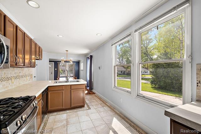 Builiding view twelve for 30475 Brentwood, Southfield, MI. 48076