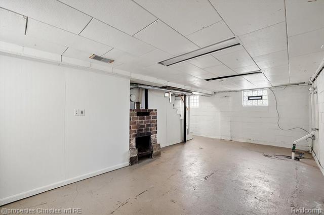 Builiding view twenty five for 30475 Brentwood, Southfield, MI. 48076