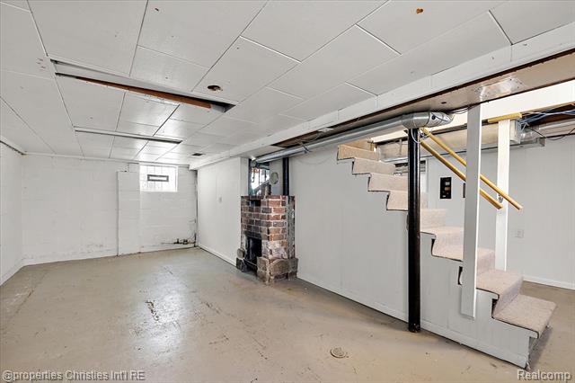 Builiding view twenty four for 30475 Brentwood, Southfield, MI. 48076