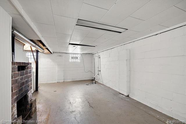 Builiding view twenty six for 30475 Brentwood, Southfield, MI. 48076