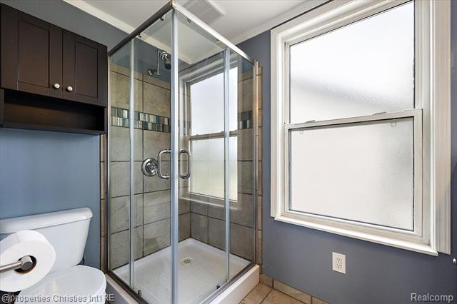 Builiding view twenty three for 30475 Brentwood, Southfield, MI. 48076