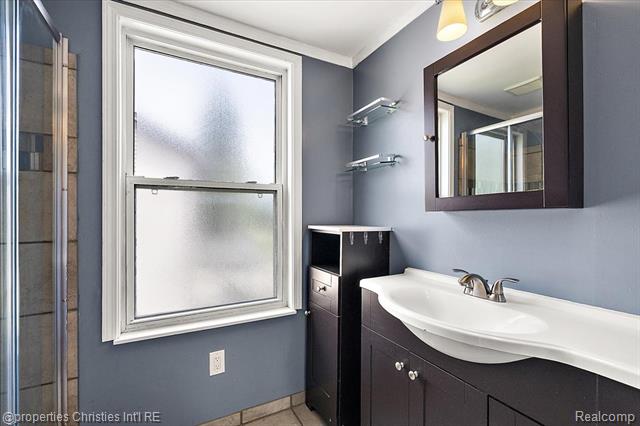Builiding view twenty two for 30475 Brentwood, Southfield, MI. 48076