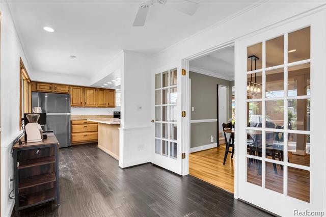 Builiding view nine for 3015 Bembridge, Royal Oak, MI. 48073