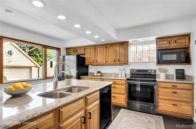 Builiding view six for 3015 Bembridge, Royal Oak, MI. 48073
