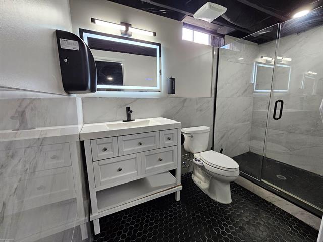 Builiding view thirteen for 19245 Eldridge, Southfield, MI. 48076