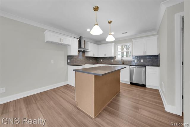 Builiding view fifteen for 718 Devillen, Royal Oak, MI. 48073