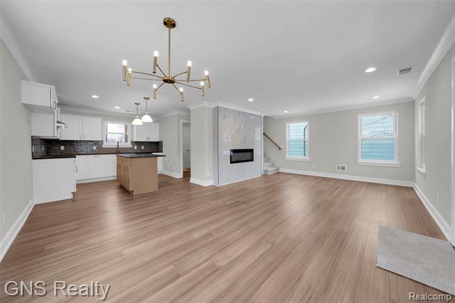 Builiding view fourteen for 718 Devillen, Royal Oak, MI. 48073