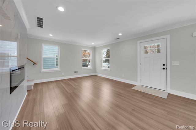 Builiding view nine for 718 Devillen, Royal Oak, MI. 48073