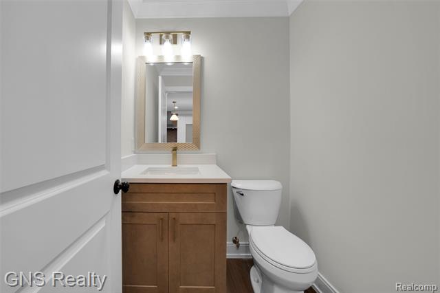 Builiding view nineteen for 718 Devillen, Royal Oak, MI. 48073