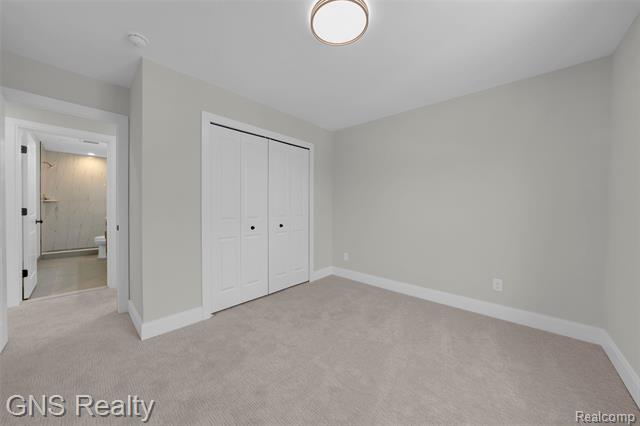 Builiding view twenty eight for 718 Devillen, Royal Oak, MI. 48073