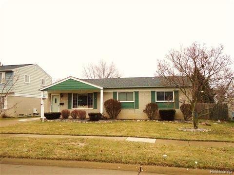 front view for 30752 Blairmoor Dr, Madison Heights, Mi. 48071