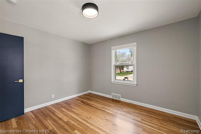 Builiding view eighteen for 3022 N Blair, Royal Oak, MI. 48073