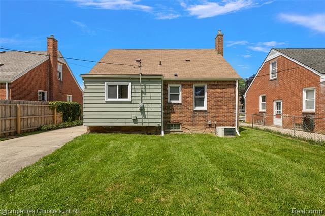 Builiding view forty for 3022 N Blair, Royal Oak, MI. 48073