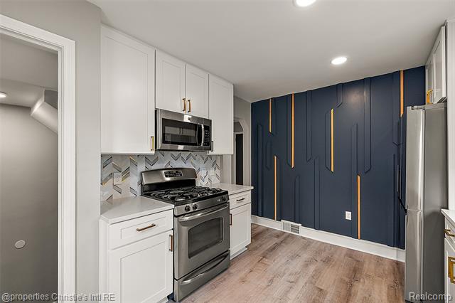 Builiding view fourteen for 3022 N Blair, Royal Oak, MI. 48073