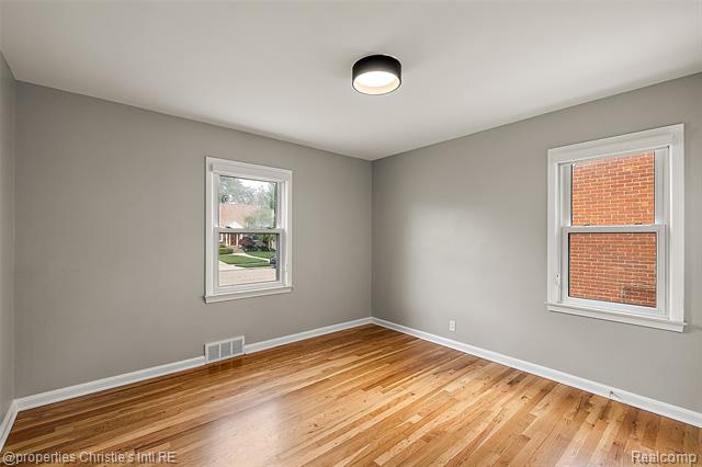 Builiding view sixteen for 3022 N Blair, Royal Oak, MI. 48073