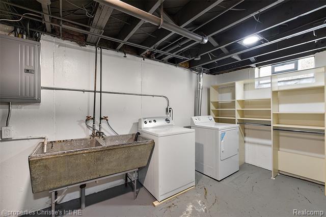 Builiding view thirty three for 3022 N Blair, Royal Oak, MI. 48073
