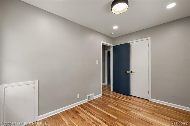 Builiding view twenty two for 3022 N Blair, Royal Oak, MI. 48073