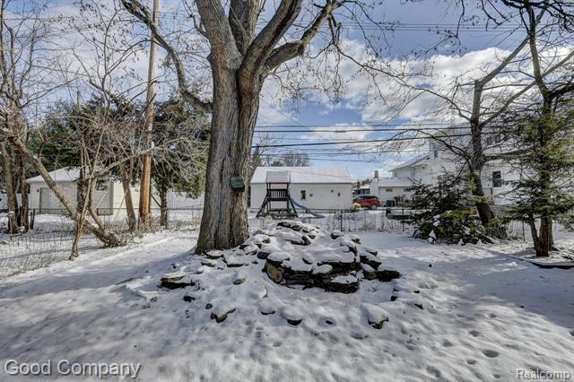 Builiding view fifty four for 3110 N Main, Royal Oak, MI. 48073