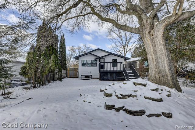 Builiding view fifty six for 3110 N Main, Royal Oak, MI. 48073