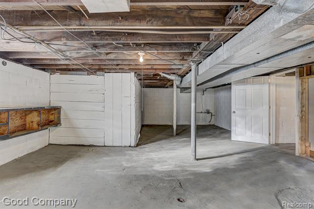 Builiding view fifty for 3110 N Main, Royal Oak, MI. 48073