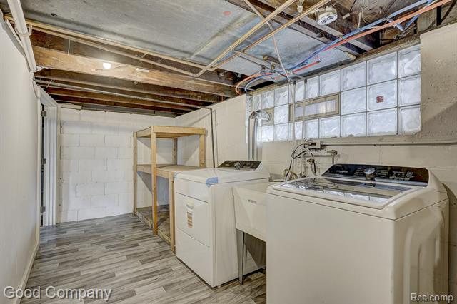 Builiding view forty eight for 3110 N Main, Royal Oak, MI. 48073