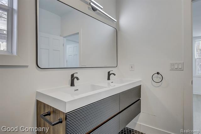 Builiding view forty for 3110 N Main, Royal Oak, MI. 48073