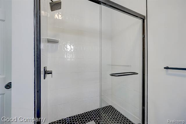 Builiding view thirty eight for 3110 N Main, Royal Oak, MI. 48073